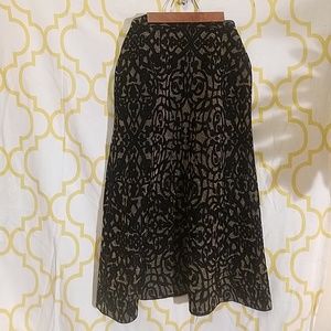 Peruvian Connection, Long skirt